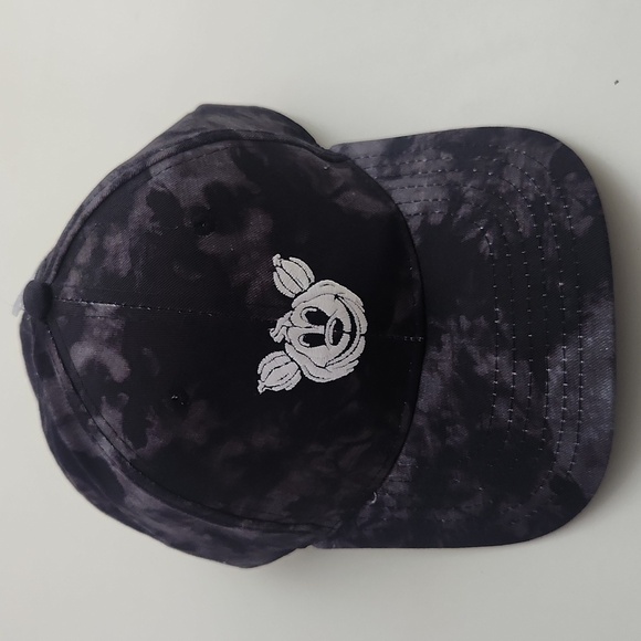 Disney Parks Mickey Says Boo Halloween Baseball cap Glows In Dark New With Tags - Picture 1 of 8